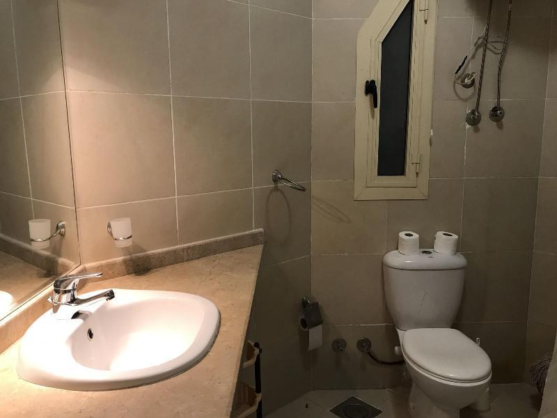 Regency Towers Apartment *