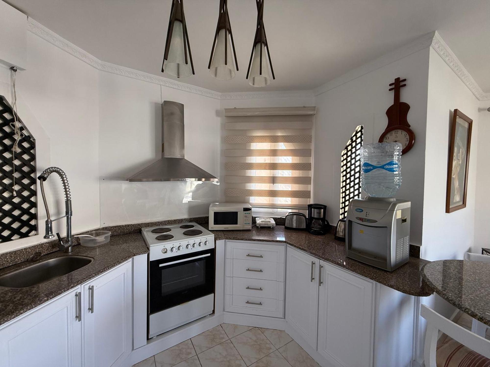 Regency Towers Apartment *