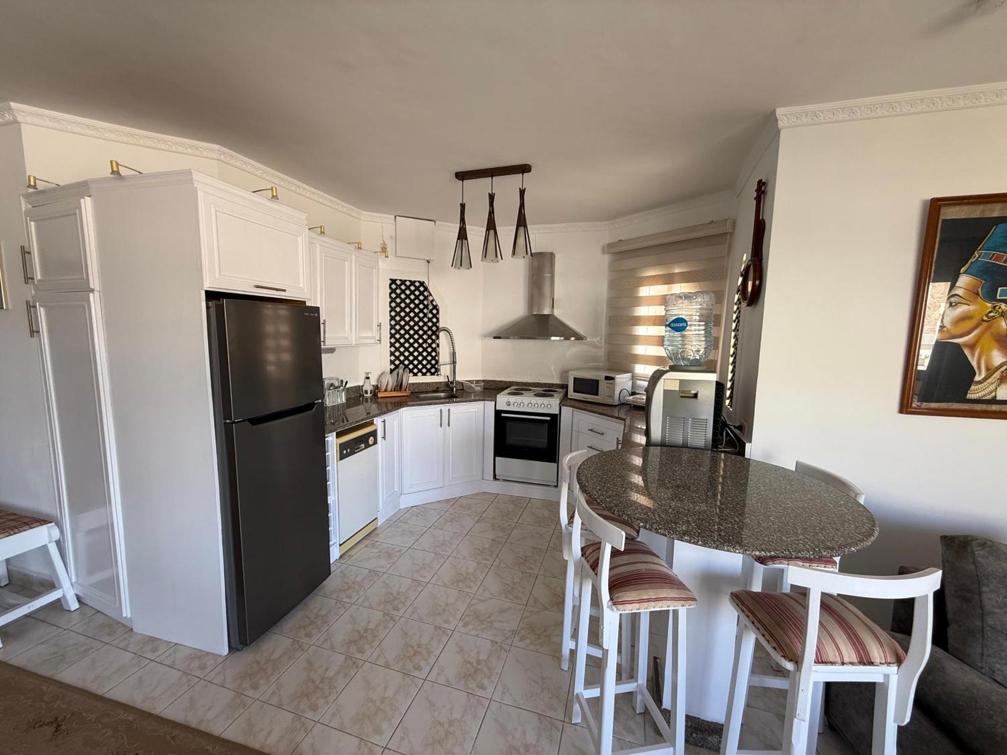 Regency Towers Apartment *
