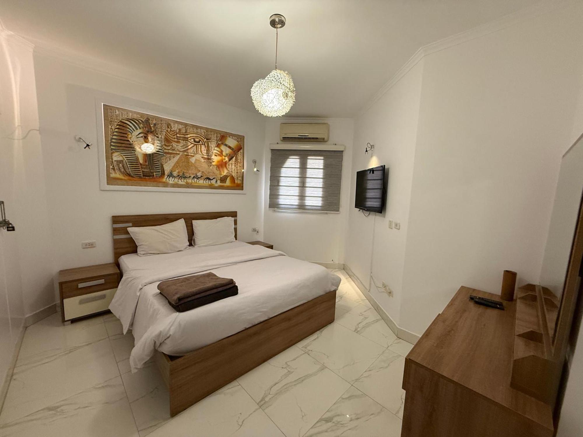 Regency Towers Apartment *